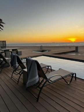 Beachfront Luxury Oasis
